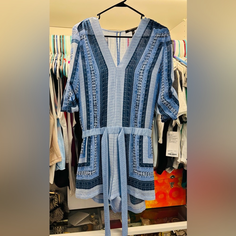 BCBGMaxAzria Soren Printed Long Sleeve Romper - Picture 4 of 7